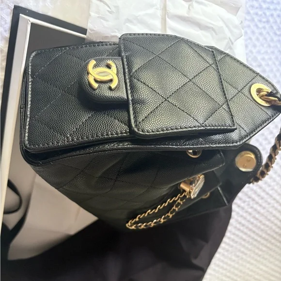 2026 New CHANEL 25 Mini Black Quilted Leather Bag with Gold Chain and CC Charm - Picture 3 of 9